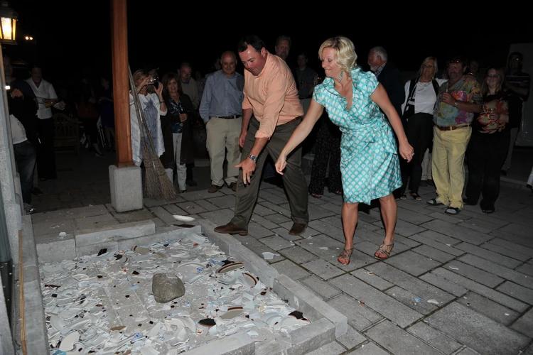 Die Bedeutung Des Polterabends In Der Modernen Hochzeitskultur